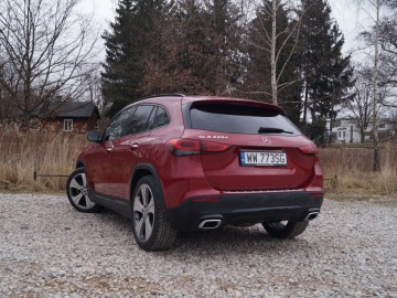 Mercedes Benz GLA 220D 4Matic 8AT &ndash; Na plus