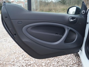Smart ForTwo Cabrio 17 kWh 83 KM AT &ndash; No ale po co?
