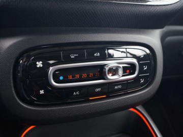 Smart ForTwo Cabrio 17 kWh 83 KM AT &ndash; No ale po co?