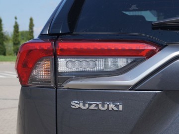 Suzuki Across 2,5 Plug-in hybrid 306 KM AT - Zaskakujący 