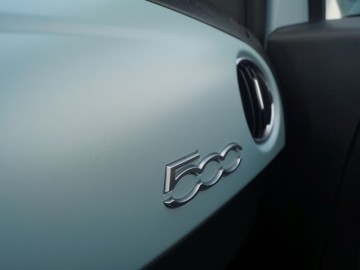 Fiat 500 Hybrid Launch Edition 1,0 70 KM 6MT &ndash; Coś elektrycznego