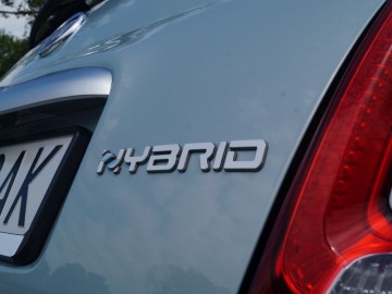 Fiat 500 Hybrid Launch Edition 1,0 70 KM 6MT &ndash; Coś elektrycznego