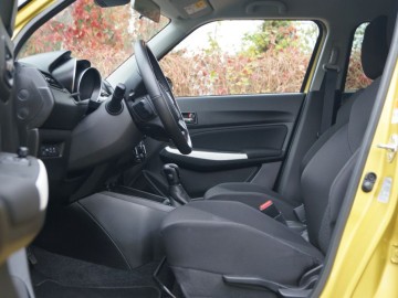 Suzuki Swift 1,2 DualJet SHVS 83 KM CVT &ndash; Czy warto wybrać automat?