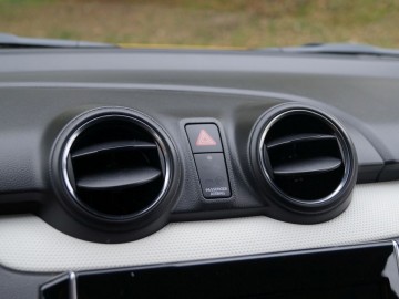 Suzuki Swift 1,2 DualJet SHVS 83 KM CVT &ndash; Czy warto wybrać automat?