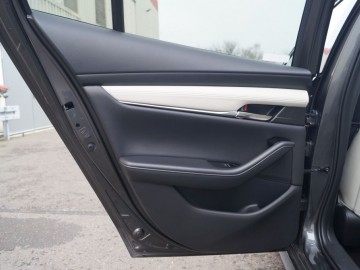 Mazda 3 SkyActiv - G 150 KM A/T &ndash; W dobrym kierunku