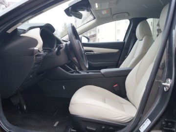 Mazda 3 SkyActiv - G 150 KM A/T &ndash; W dobrym kierunku