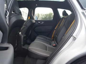 Volvo XC60 T8 Polestar Engineered 2.0 407 KM &ndash; Niepozorny