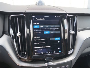 Volvo XC60 T8 Polestar Engineered 2.0 407 KM &ndash; Niepozorny