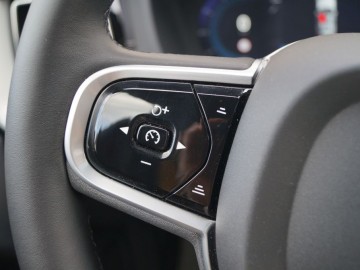 Volvo XC60 T8 Polestar Engineered 2.0 407 KM &ndash; Niepozorny