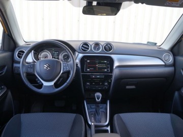 Suzuki Vitara Strong Hybrid 2WD 1.5 116 KM &ndash; Delikatne wejście