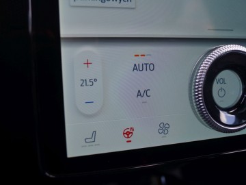  Ford Mustang Mach-E GT AWD 487 KM 98 kWh &ndash; Konie z prądem