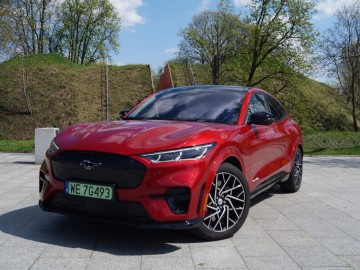  Ford Mustang Mach-E GT AWD 487 KM 98 kWh &ndash; Konie z prądem