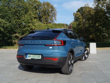  Volvo C40 Recharge P8 AWD 408 KM &ndash; Niepozorny...