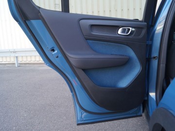  Volvo C40 Recharge P8 AWD 408 KM &ndash; Niepozorny...