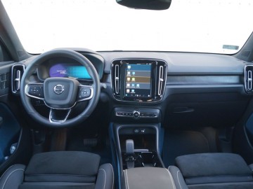  Volvo C40 Recharge P8 AWD 408 KM &ndash; Niepozorny...