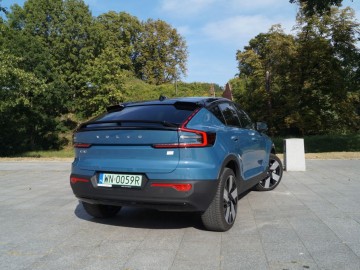  Volvo C40 Recharge P8 AWD 408 KM &ndash; Niepozorny...