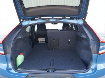  Volvo C40 Recharge P8 AWD 408 KM &ndash; Niepozorny...