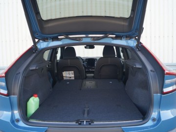  Volvo C40 Recharge P8 AWD 408 KM &ndash; Niepozorny...