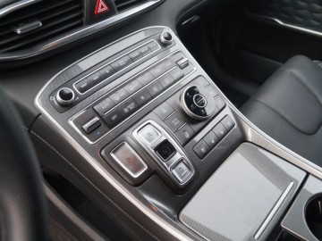 Hyundai Santa Fe 1.6 T-GDI PHEV 6AT 4WD Platinum 265 KM &ndash; Luksus po koreańsku