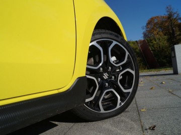 Suzuki Swift Sport 1.4 BoosterJet mild Hybrid 2WD 6MT 129 KM &ndash; Udany kompromis