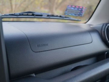 Suzuki Jimny 1,5 VVT AWD 5MT &ndash; Terenowy osiołek