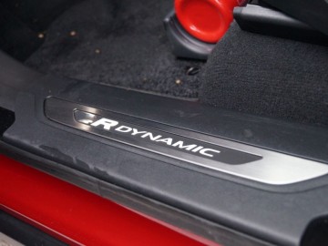 Range Rover Velar P400 R-Dynamic 400 KM &ndash; Udane połączenie sportu i luksusu?