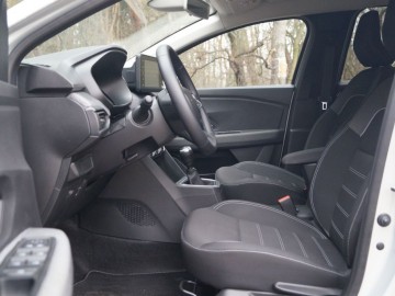 Dacia Jogger 1.0 TCe 110 KM &ndash; Auto z aspiracjami