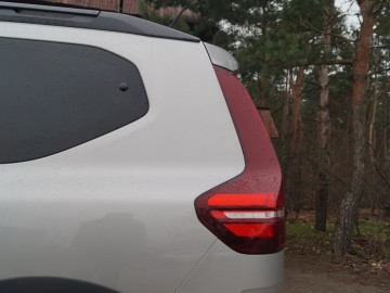 Dacia Jogger 1.0 TCe 110 KM &ndash; Auto z aspiracjami