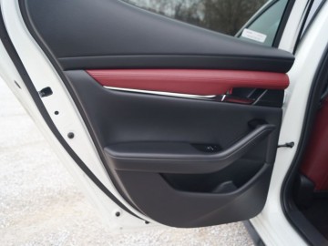 Mazda 3 2.0 e-Skyactiv X M Hybrid 186 KM &ndash; Prawdziwy lider