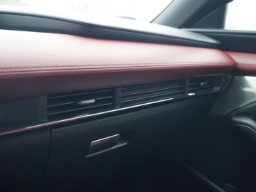 Mazda 3 2.0 e-Skyactiv X M Hybrid 186 KM &ndash; Prawdziwy lider
