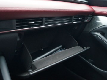 Mazda 3 2.0 e-Skyactiv X M Hybrid 186 KM &ndash; Prawdziwy lider