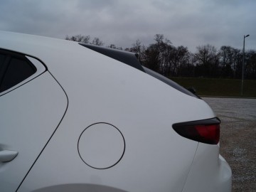 Mazda 3 2.0 e-Skyactiv X M Hybrid 186 KM &ndash; Prawdziwy lider