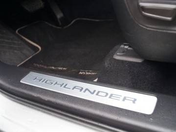 Toyota Highlander 2.5 Hybrid Dynamic Force 248 KM AWD-i e-CVT Executive – Tego jeszcze nie było...