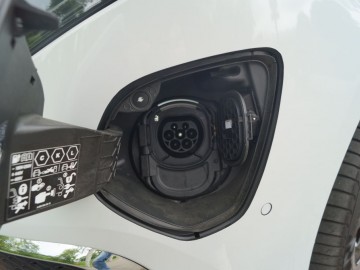 Mercedes EQV 300 Extra Long 204 KM &nbsp;&ndash; Czy to ma sens?