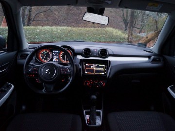 Suzuki Swift 1.2 DualJet mild Hybrid 2WD CVT Premium &ndash; Udana propozycja