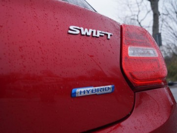 Suzuki Swift 1.2 DualJet mild Hybrid 2WD CVT Premium &ndash; Udana propozycja