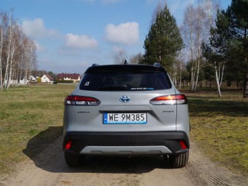 Toyota Corolla Cross iAWD e-CVT 197 KM &ndash; Jakość i praktyczność nie rzucająca się w oczy