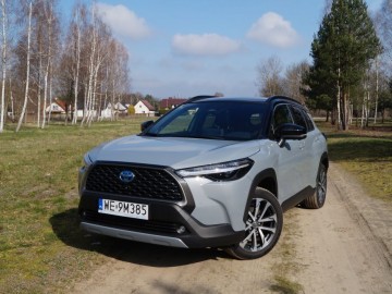 Toyota Corolla Cross iAWD e-CVT 197 KM &ndash; Jakość i praktyczność nie rzucająca się w oczy