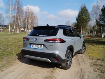 Toyota Corolla Cross iAWD e-CVT 197 KM &ndash; Jakość i praktyczność nie rzucająca się w oczy