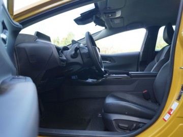 Toyota Prius 2.0 Hybrid Dynamic Force Plug-in 223 KM &ndash; Inne oblicze