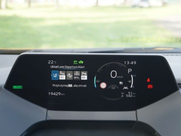 Toyota Prius 2.0 Hybrid Dynamic Force Plug-in 223 KM &ndash; Inne oblicze