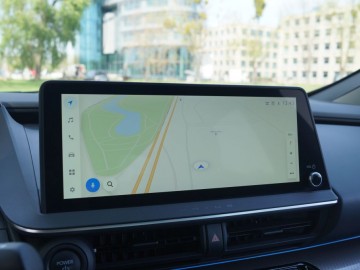 Toyota Prius 2.0 Hybrid Dynamic Force Plug-in 223 KM &ndash; Inne oblicze