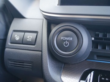 Toyota Prius 2.0 Hybrid Dynamic Force Plug-in 223 KM &ndash; Inne oblicze