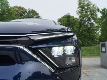 Citroen C5 X PHEV 225 e-EAT8 225 KM &ndash; Komfort na kołach