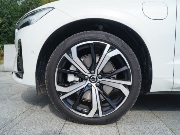 Volvo XC60 T6  AWD Recharge 350 KM - Udane połączenie