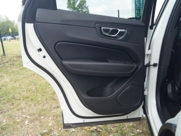 Volvo XC60 T6  AWD Recharge 350 KM - Udane połączenie