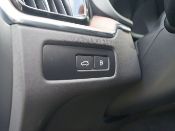 Volvo XC60 T6  AWD Recharge 350 KM - Udane połączenie