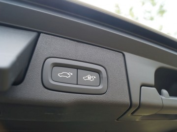 Volvo XC60 T6  AWD Recharge 350 KM - Udane połączenie