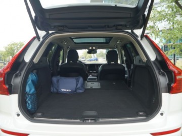 Volvo XC60 T6  AWD Recharge 350 KM - Udane połączenie