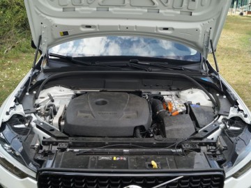 Volvo XC60 T6  AWD Recharge 350 KM - Udane połączenie